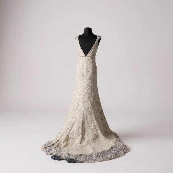 David Bridals Beautiful Lace Beaded Ivory Wedding Dress With Train Sz 4 - Picture 4 of 16